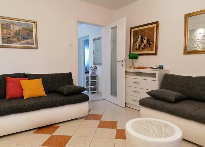 Kiara Sabunike 836 Appartement