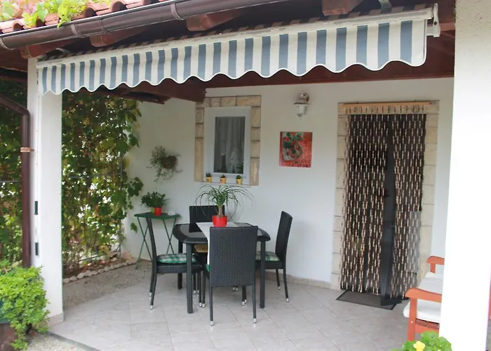 Kiara Sabunike 836