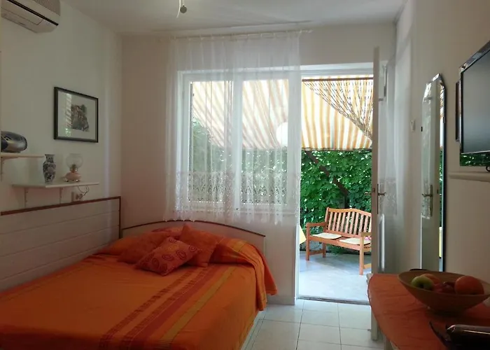 Kiara Sabunike 836