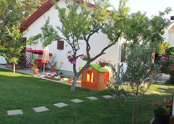 Kiara Sabunike 836 *