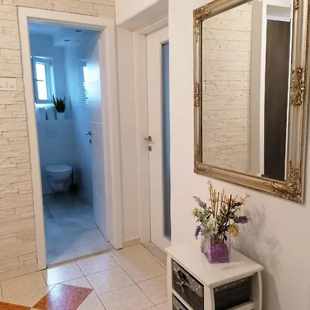 Apartamento Kiara Sabunike 836 *