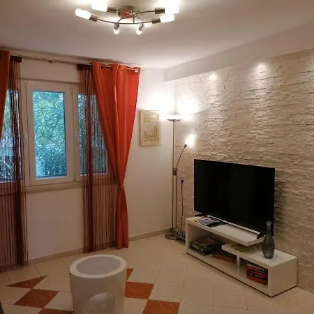 Kiara Sabunike 836 Апартаменты Привлака