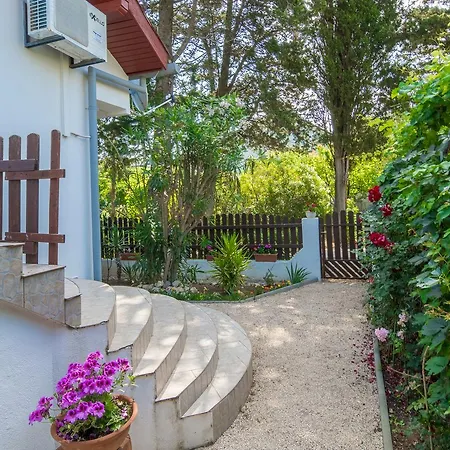 公寓 Kiara Sabunike 836 普利拉卡