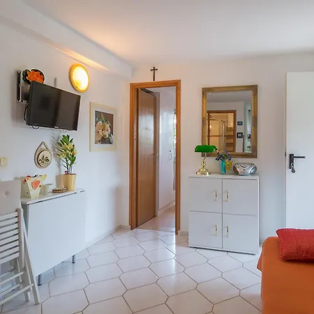 Kiara Sabunike 836 Апартаменты *