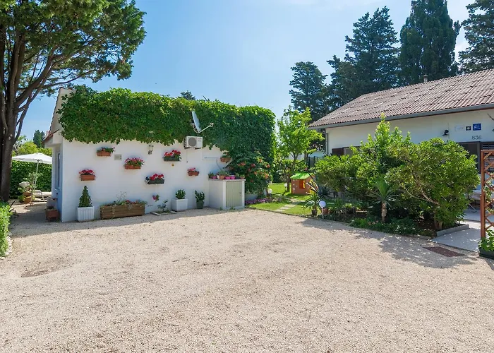 公寓 Kiara Sabunike 836